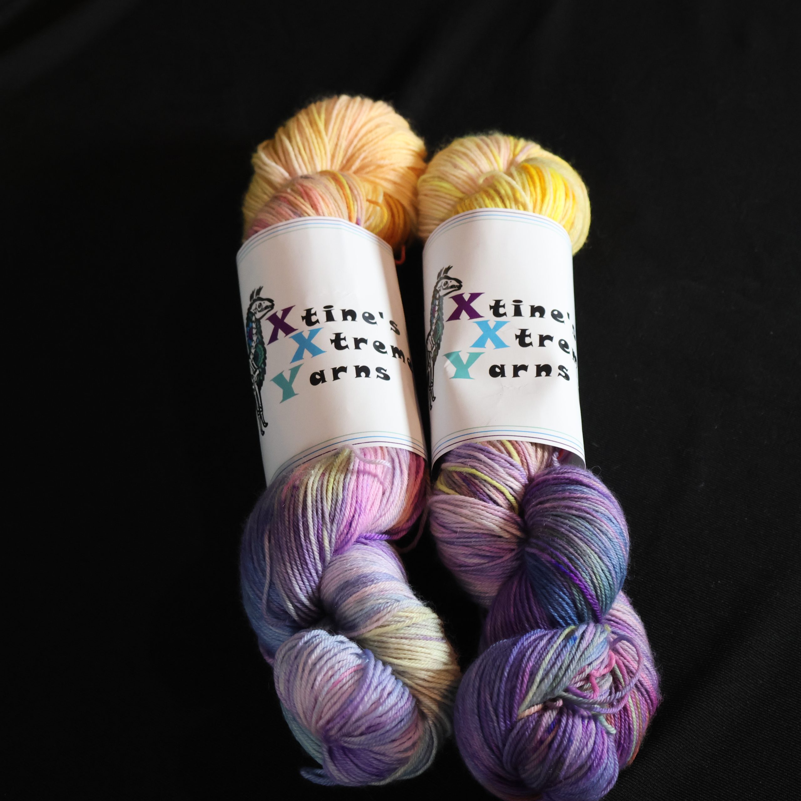 π¦β¨ Stardust Trickster Fox - UV Reactive Yarn - 100% Superwash Merino Sock - 100g - Image 3