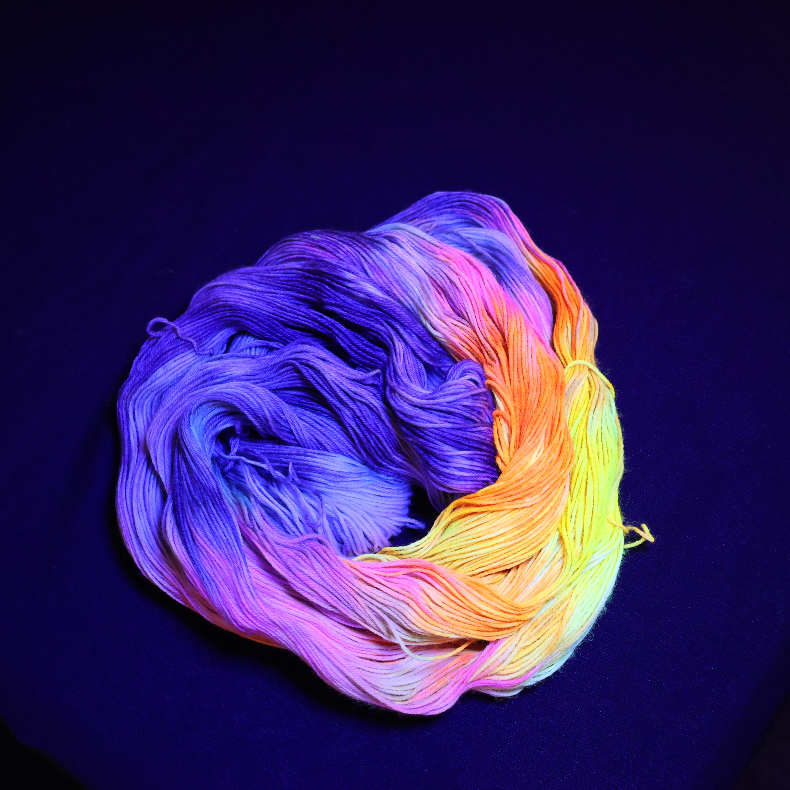 π₯π¦ Electric Phoenix Pop- 100% Superwash Merino Sock - 100g