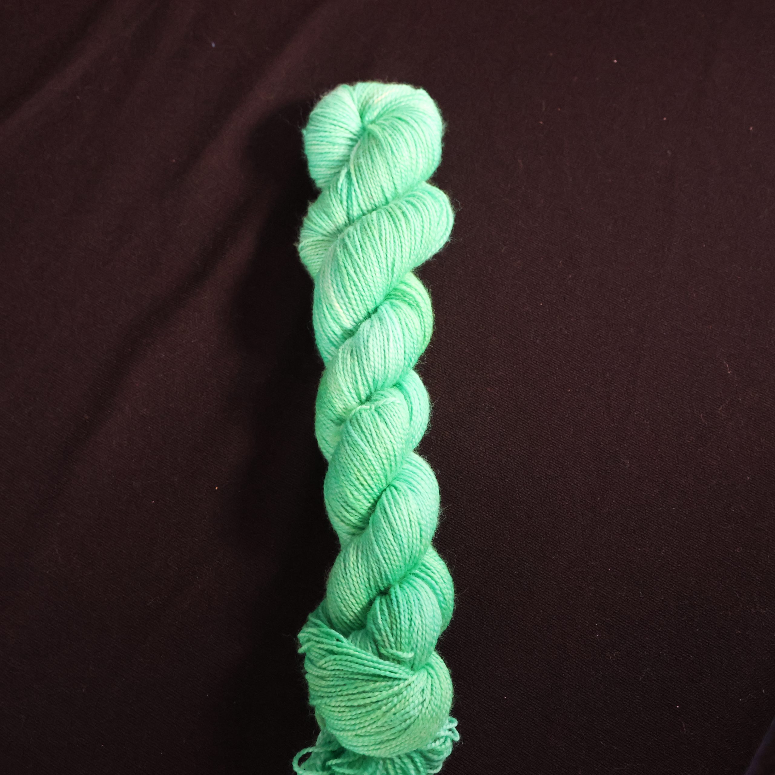 π Emerald Green Semi-Solid - 75% Superwash Merino 25% Nylon High Twist Sock - 50g