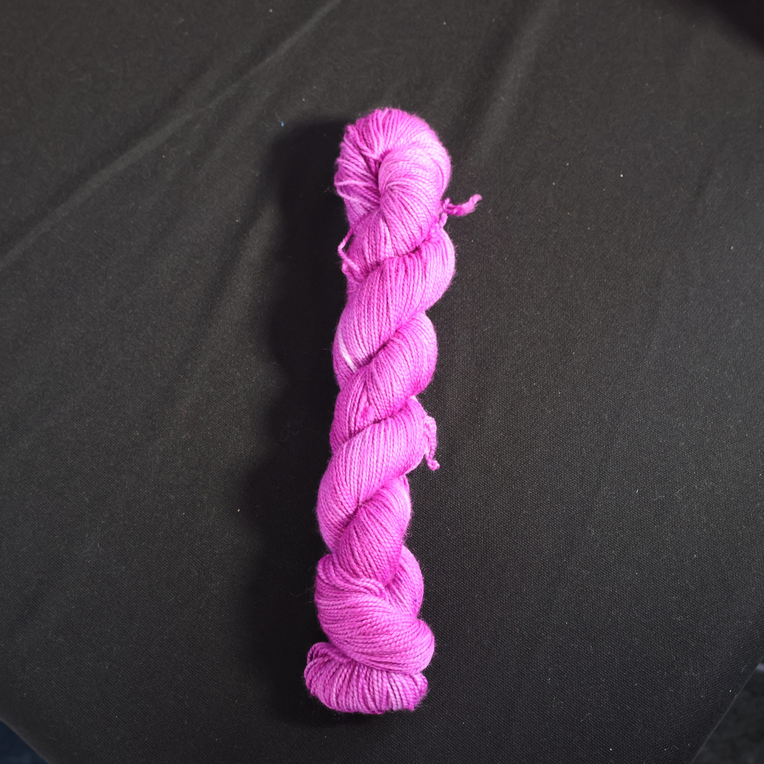 π Plum Semi-Solid - 75% Superwash Merino 25% Nylon High Twist Sock - 50g