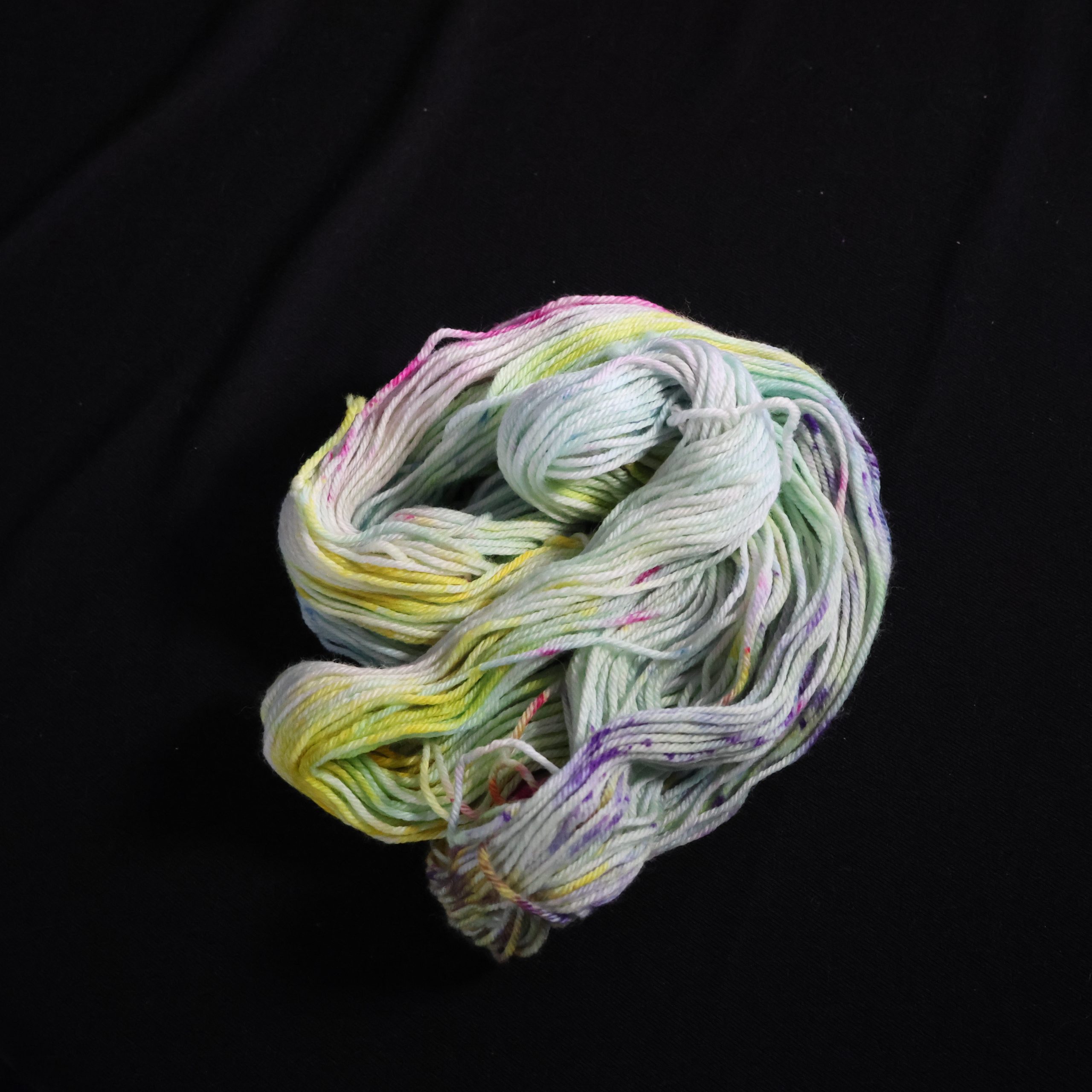 ππΌ Sugarfloss Meadow - 75% Superwash Merino 25% Nylon DK - 50g