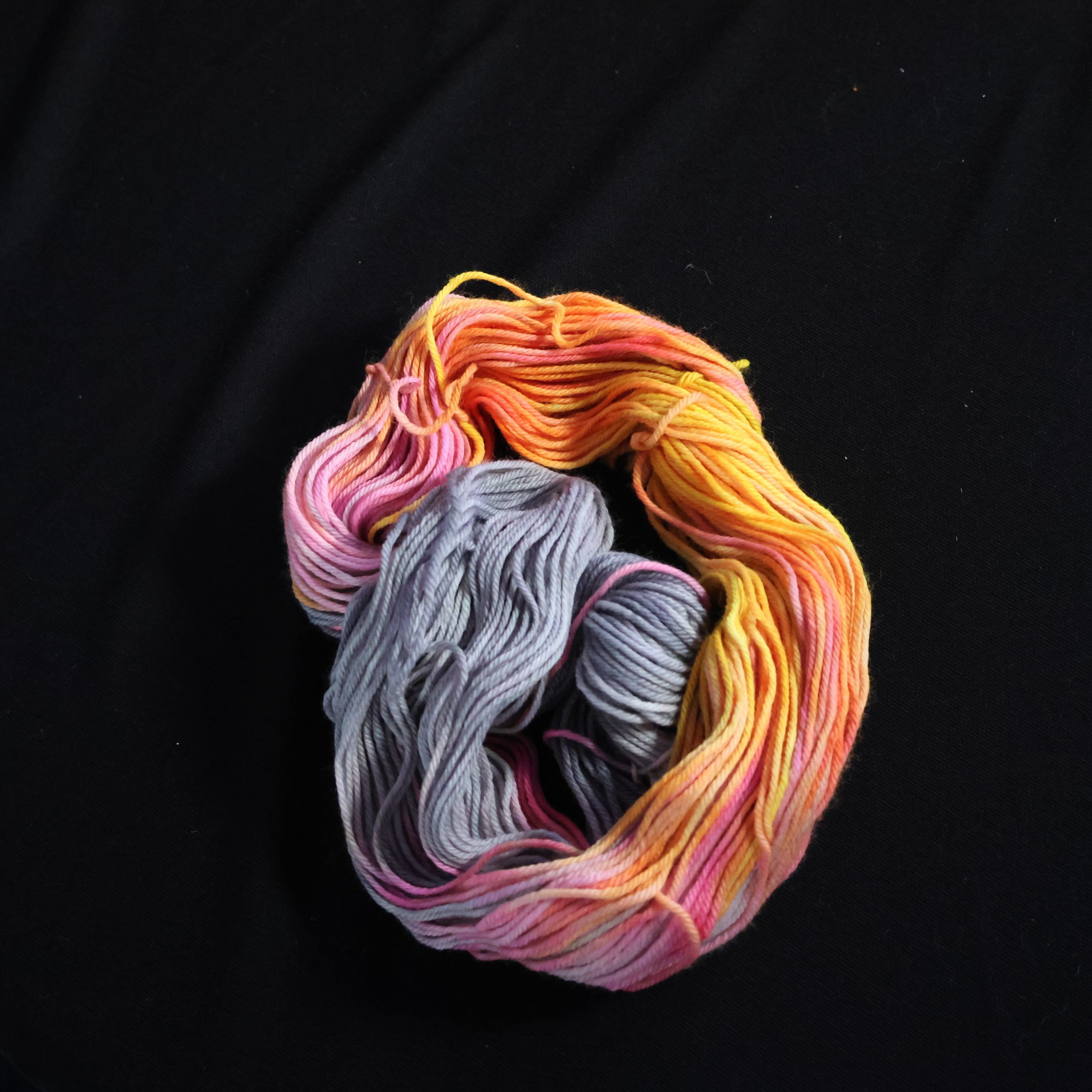 π₯π¦ Electric Phoenix Pop - 75% Superwash Merino 25% Nylon DK - 50g - Image 2