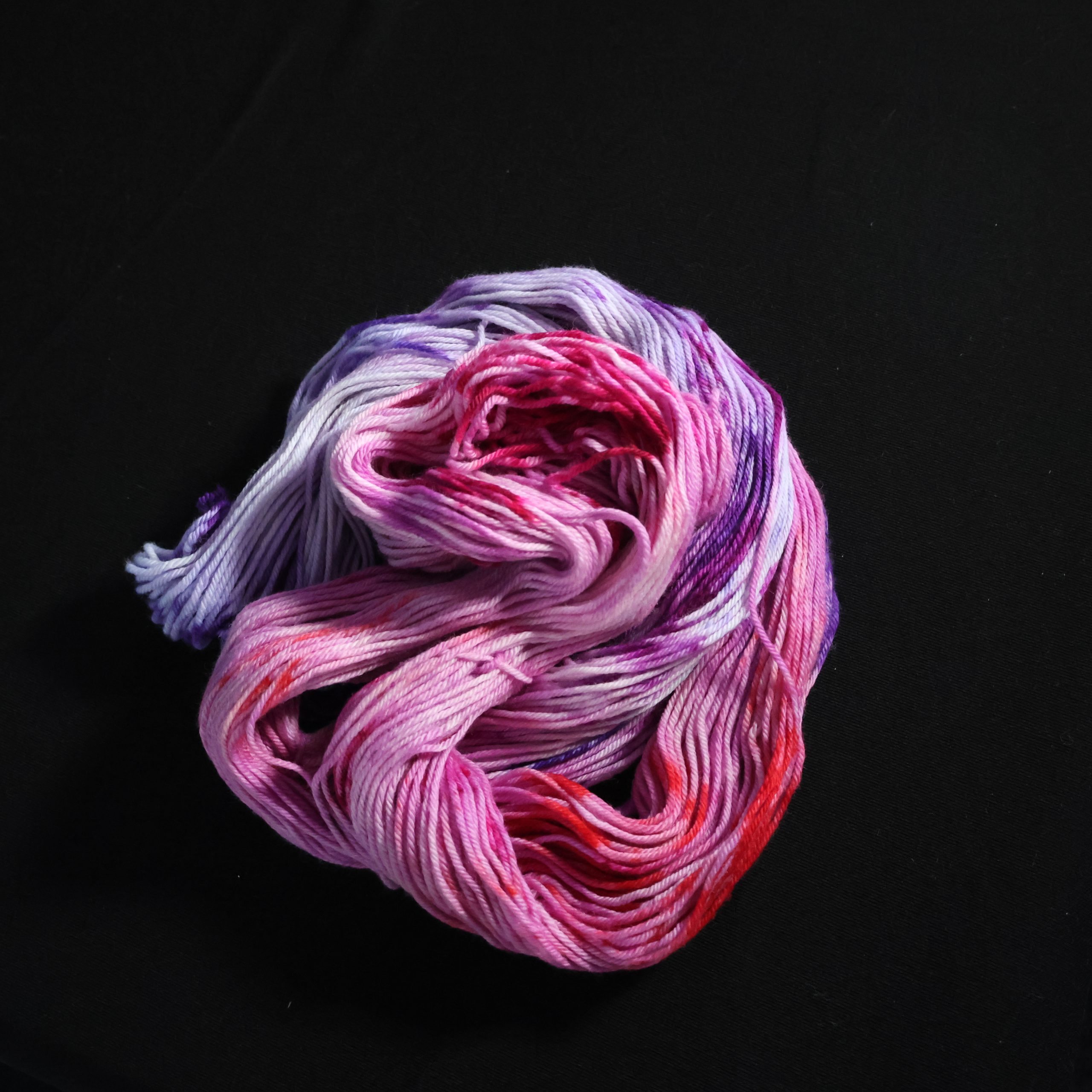 π«π Smushed Berries - 75% Superwash Merino 25% Nylon DK - 100g