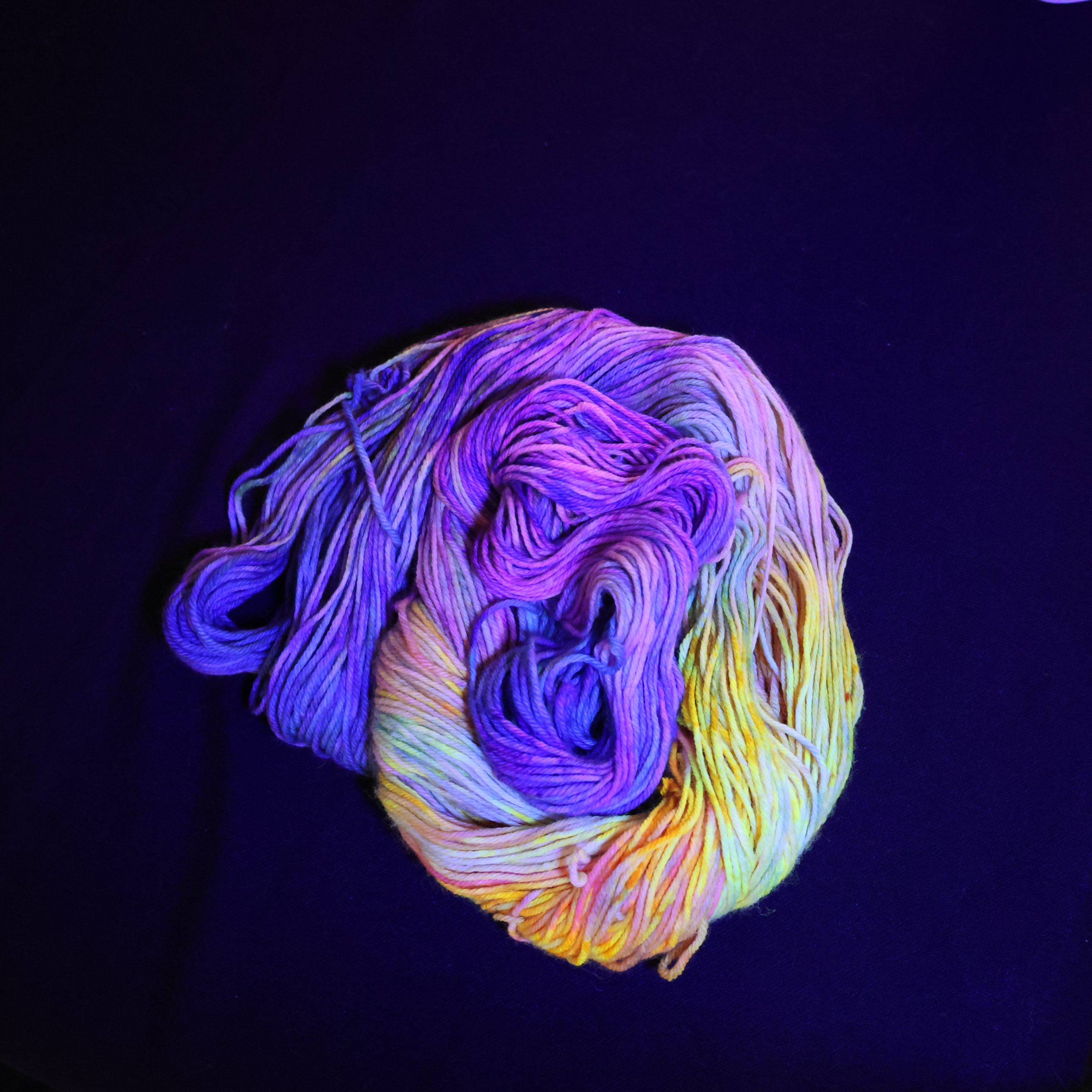 🦊✨ Stardust Trickster Fox - 75% Superwash Merino 25% Nylon DK - 100g