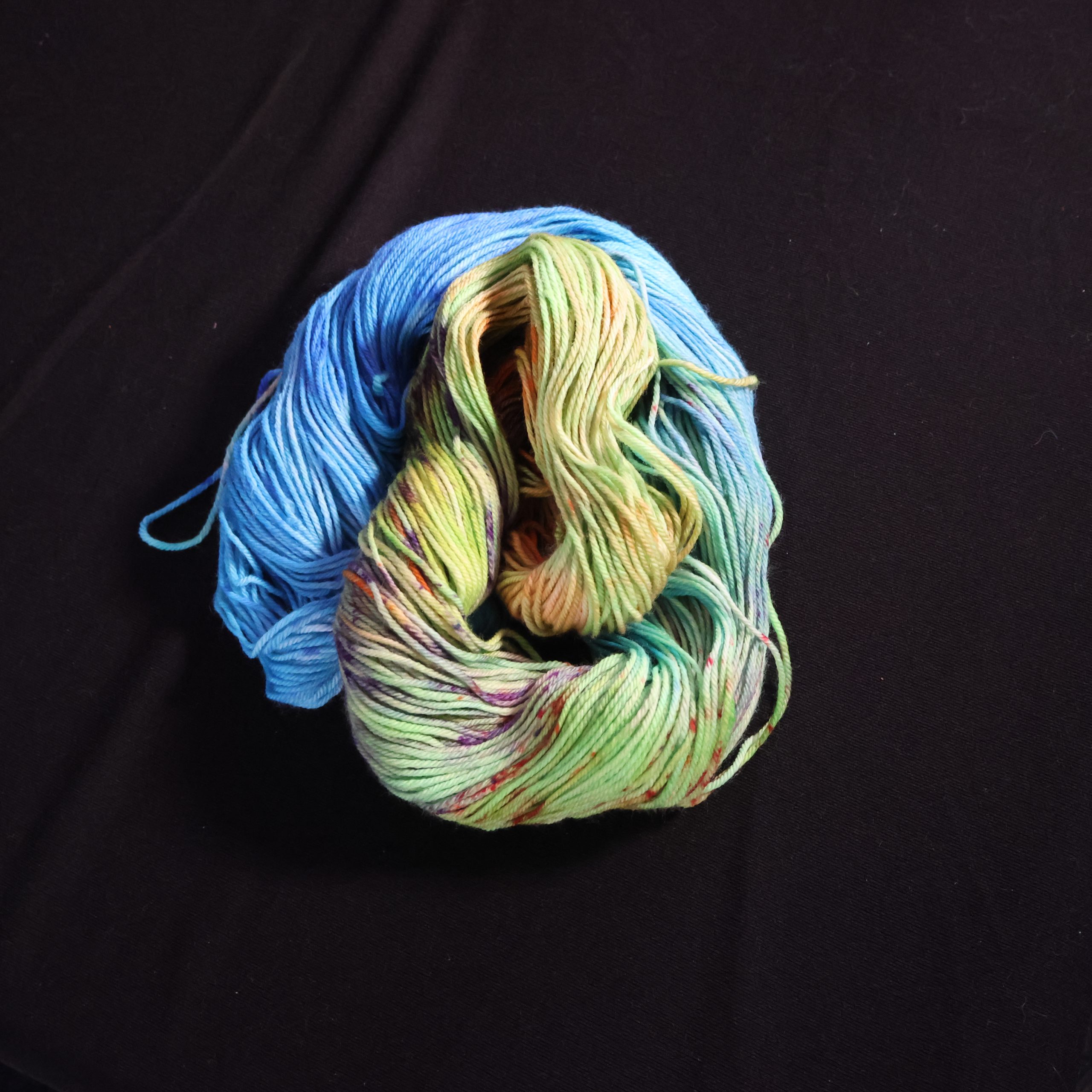 πͺΌπ¬ Jellybean Kraken- 75% Superwash Merino 25% Nylon DK - 100g